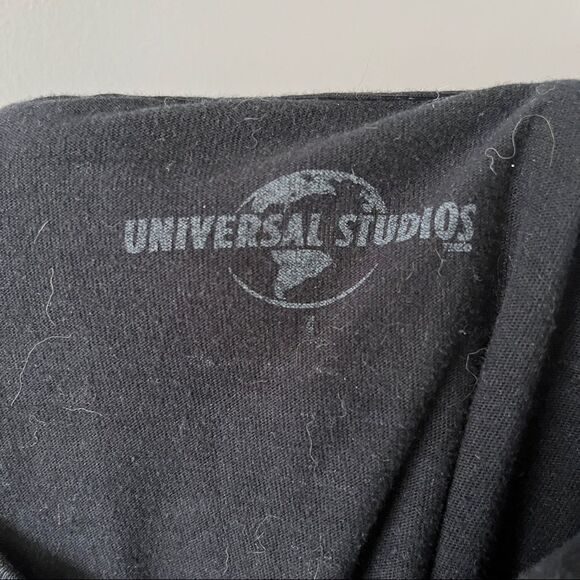 Universal Studios Black Pocket T-Shirt Short Sleeve Crew Neck - Picture 4 of 4